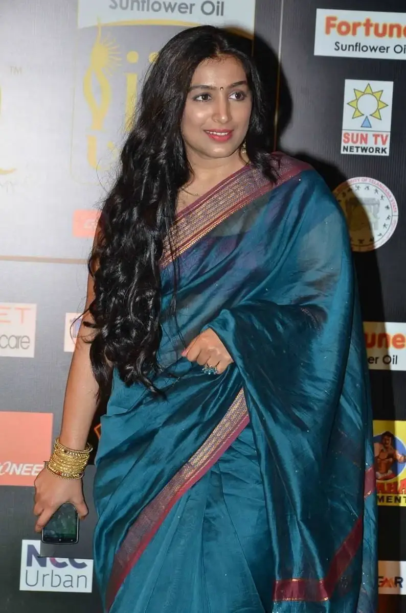 INDIAN ACTRESS PADMAPRIYA STILLS AT IIFA AWARDS IN BLUE SAREE 5